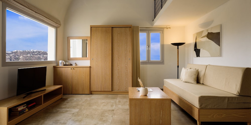 Aliter Suites — Hotel rooms in Karterados, South Aegean