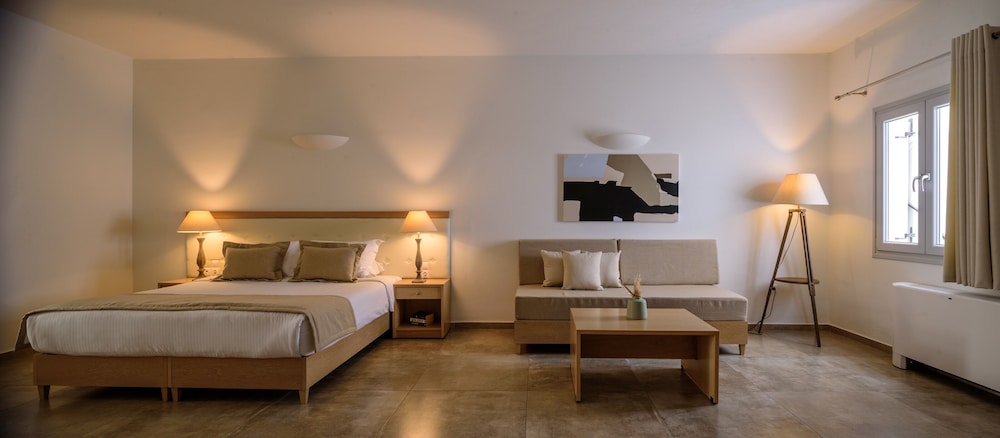 Aliter Suites — Hotel rooms in Karterados, South Aegean