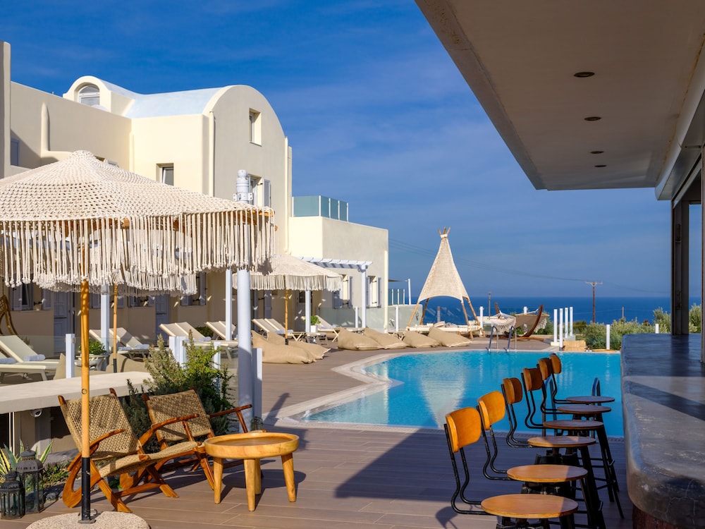 Aliter Suites — Main photo in Karterados, South Aegean