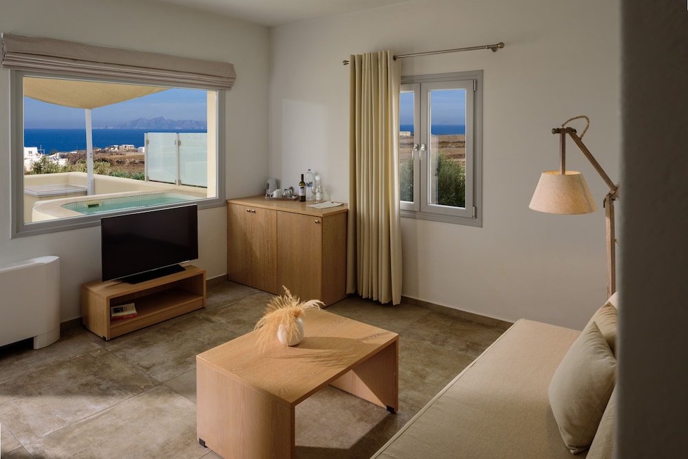 Aliter Suites — Hotel rooms in Karterados, South Aegean