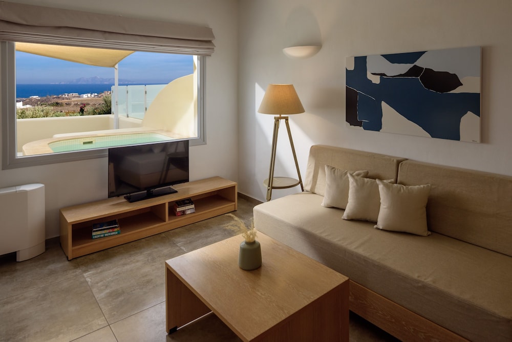 Aliter Suites — Hotel rooms in Karterados, South Aegean
