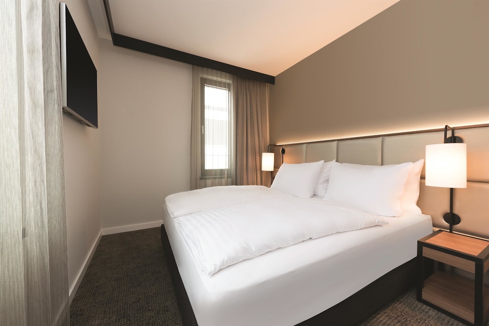 Adina Apartment Hotel Frankfurt Westend — Hotel rooms in Frankfurt am Main, Hesse