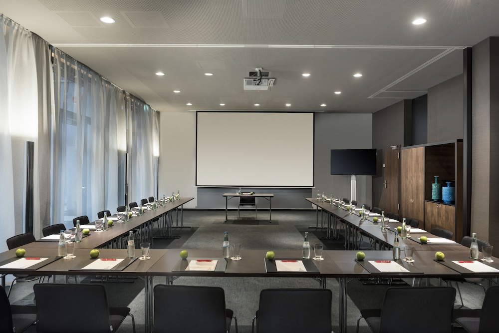 Adina Apartment Hotel Frankfurt Westend — Hotel building in Frankfurt am Main, Hesse