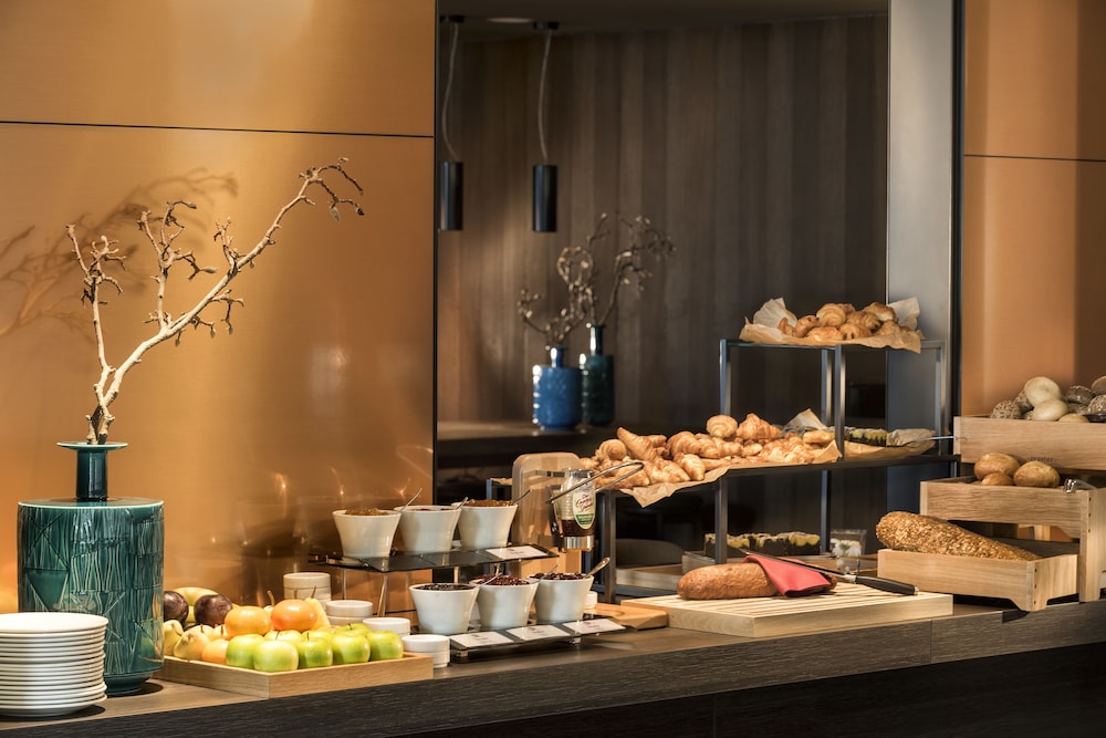 Adina Apartment Hotel Frankfurt Westend — Restaurant & bars in Frankfurt am Main, Hesse