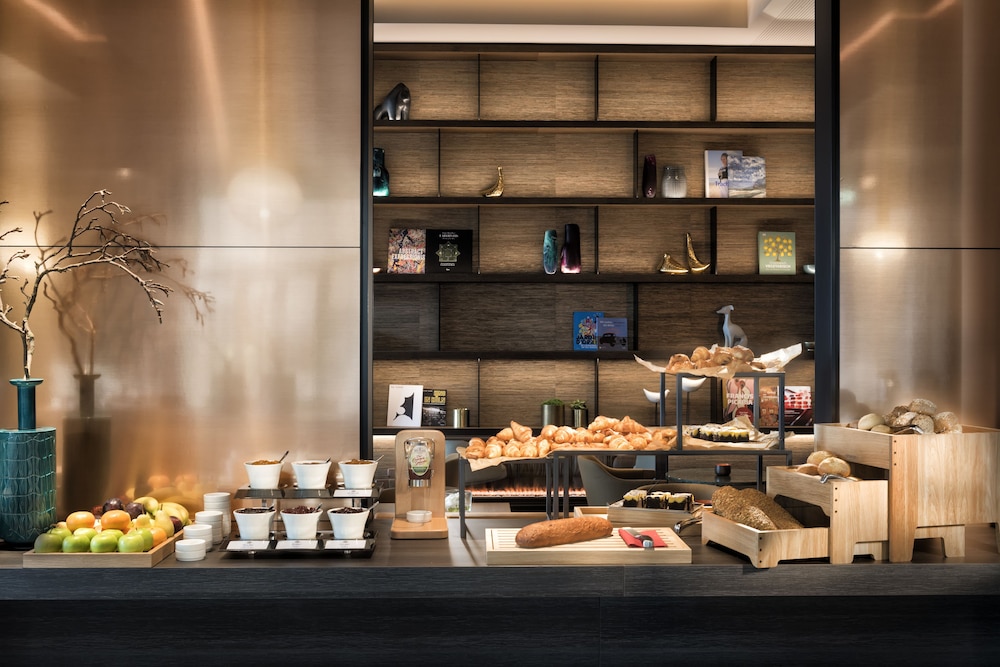 Adina Apartment Hotel Frankfurt Westend — Restaurant & bars in Frankfurt am Main, Hesse