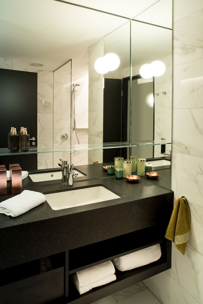 Adina Apartment Hotel Frankfurt Westend — Hotel rooms in Frankfurt am Main, Hesse