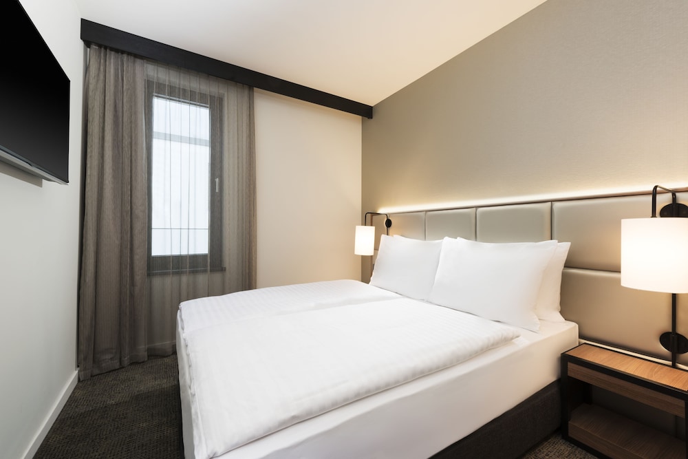 Adina Apartment Hotel Frankfurt Westend — Hotel rooms in Frankfurt am Main, Hesse
