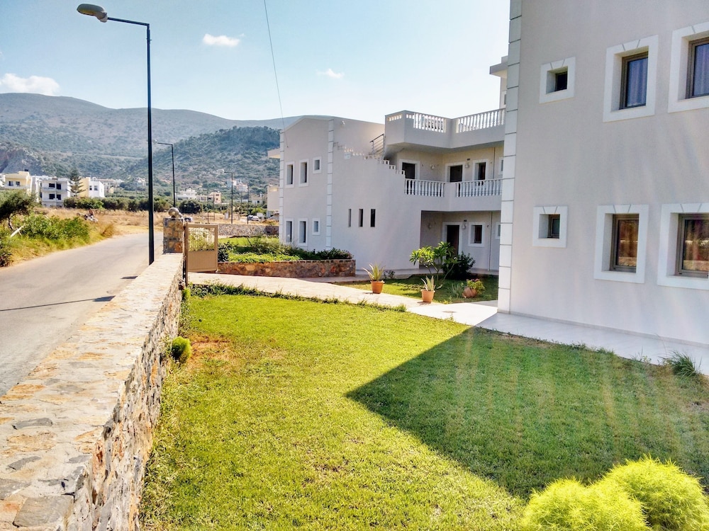 Casa Malena — Hotel building in Malia