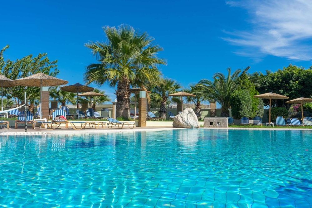 Stamos Hotel — Swimming pool in Faliraki, South Aegean