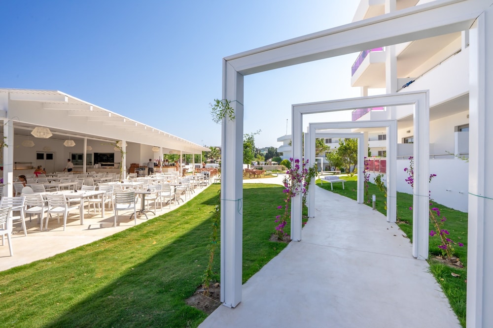 Stamos Hotel — Restaurant & bars in Faliraki, South Aegean