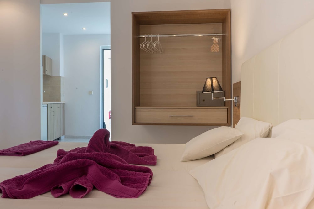 Stamos Hotel — Hotel rooms in Faliraki, South Aegean