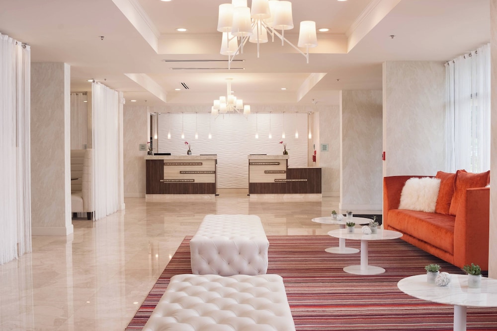 Delta Hotels by Marriott Orlando Lake Buena Vista — Hotel building in Orlando, Florida