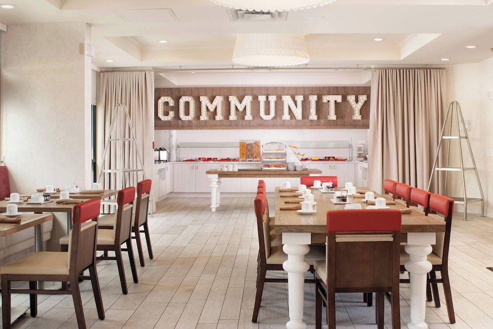 Delta Hotels by Marriott Orlando Lake Buena Vista — Restaurant & bars in Orlando, Florida