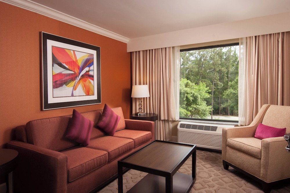 Delta Hotels by Marriott Orlando Lake Buena Vista — Hotel rooms in Orlando, Florida