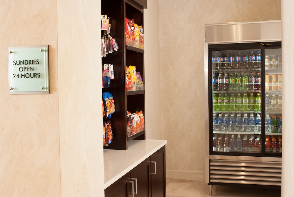 Delta Hotels by Marriott Orlando Lake Buena Vista — Restaurant & bars in Orlando, Florida