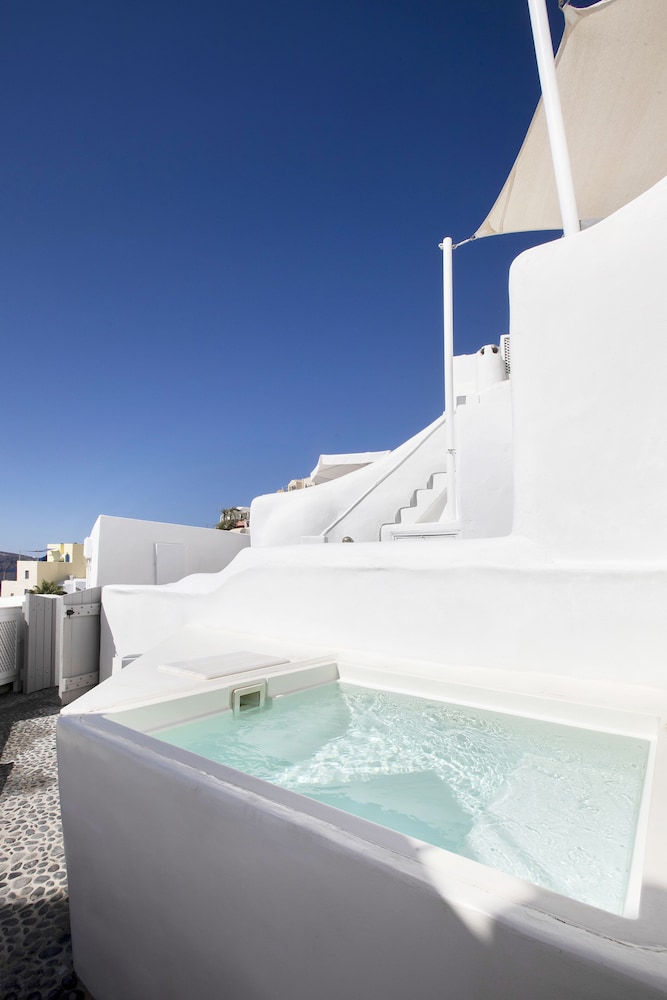 Ducato di Oia - Adults Only — Hotel building in Oia, South Aegean