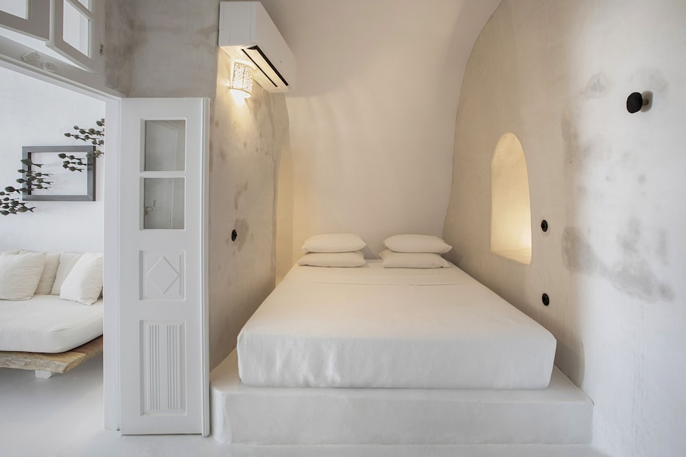 Ducato di Oia - Adults Only — Hotel rooms in Oia, South Aegean
