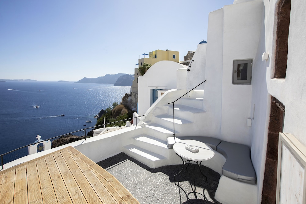 Ducato di Oia - Adults Only — Hotel building in Oia, South Aegean