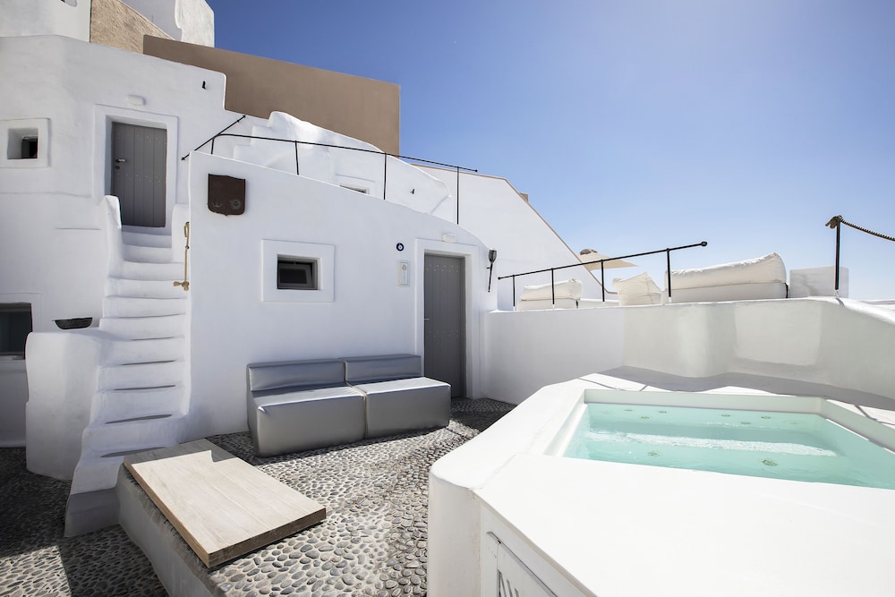 Ducato di Oia - Adults Only — Hotel building in Oia, South Aegean