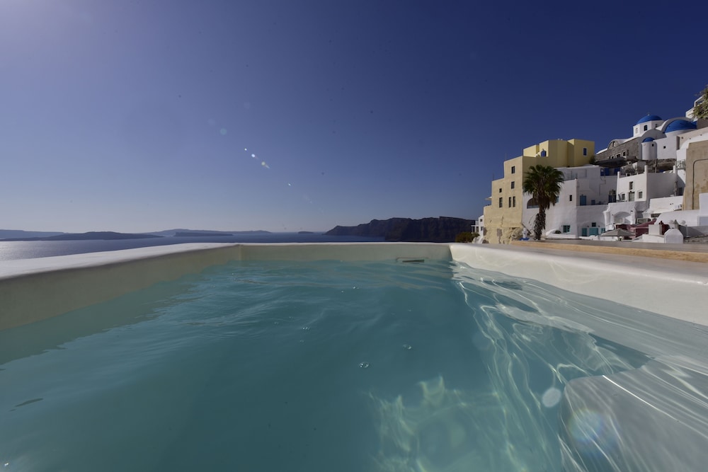 Ducato di Oia - Adults Only — Swimming pool in Oia, South Aegean