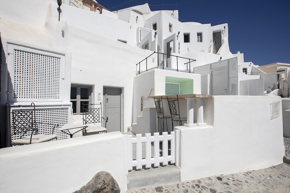 Ducato di Oia - Adults Only — Hotel building in Oia, South Aegean