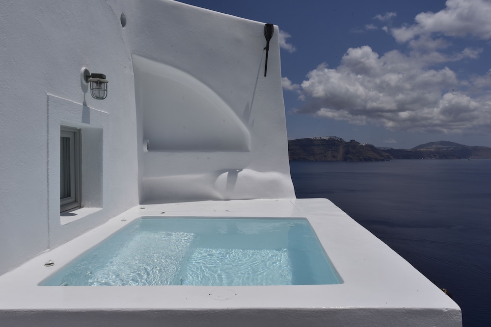 Ducato di Oia - Adults Only — Swimming pool in Oia, South Aegean