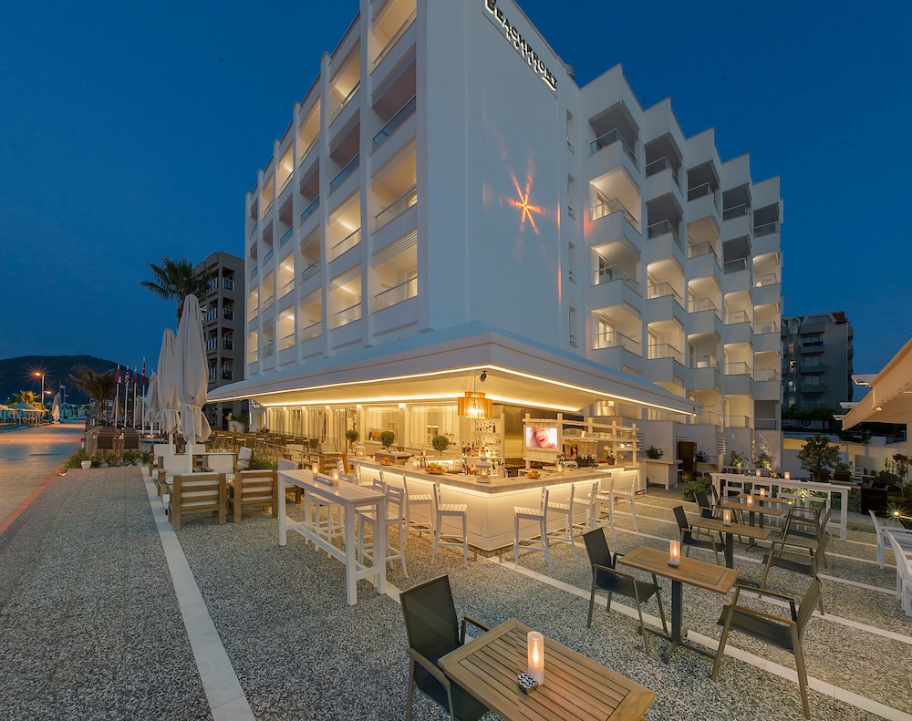 The Beachfront Hotel Adult Only 16 Plus — Restaurant & bars in Marmaris, Mugla