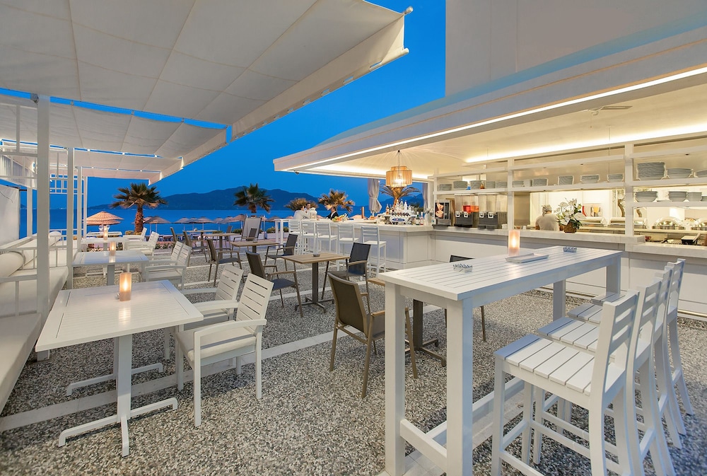 The Beachfront Hotel Adult Only 16 Plus — Restaurant & bars in Marmaris, Mugla