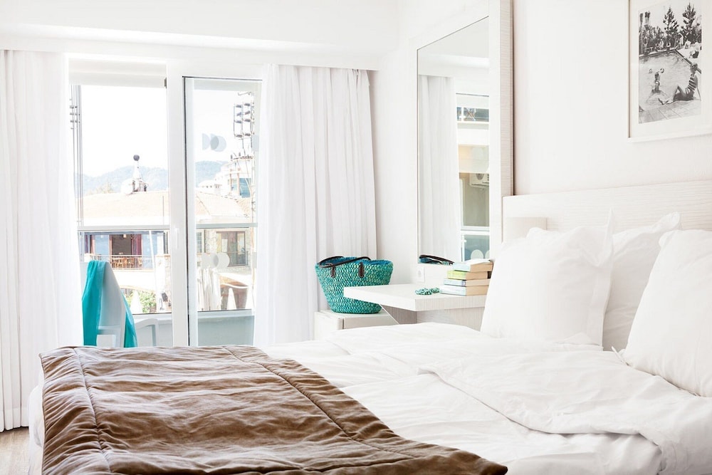The Beachfront Hotel Adult Only 16 Plus — Hotel rooms in Marmaris, Mugla