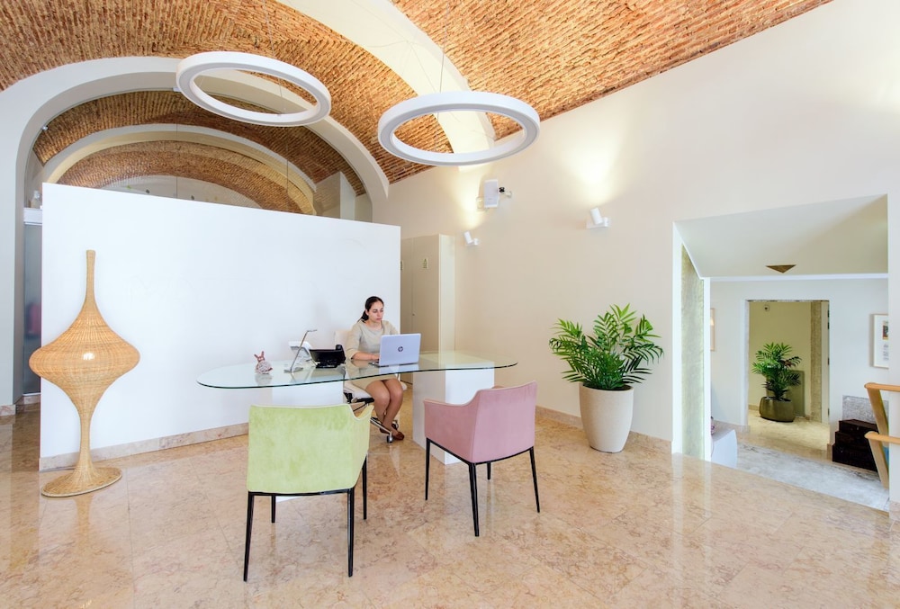 Martinhal Lisbon Chiado — Hotel building in Lisbon, Lisboa