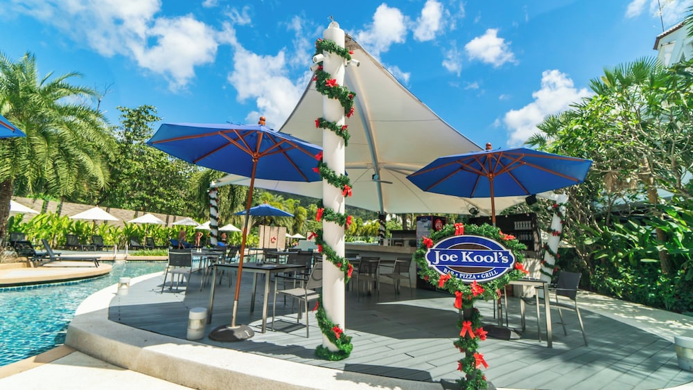 Holiday Inn Resort Phuket Karon Beach by IHG — Restaurant & bars in Karon, Phuket Province