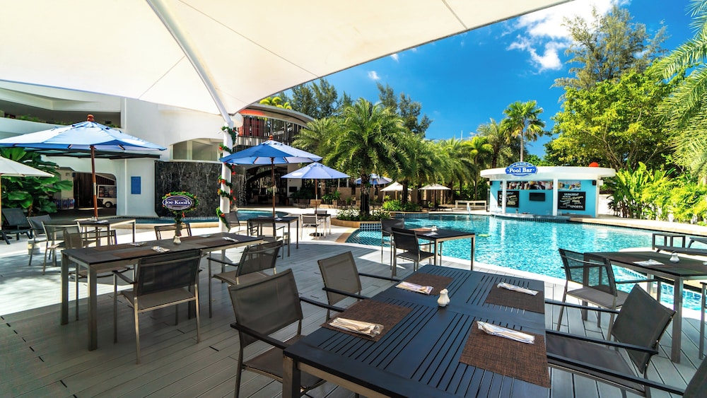 Holiday Inn Resort Phuket Karon Beach by IHG — Restaurant & bars in Karon, Phuket Province