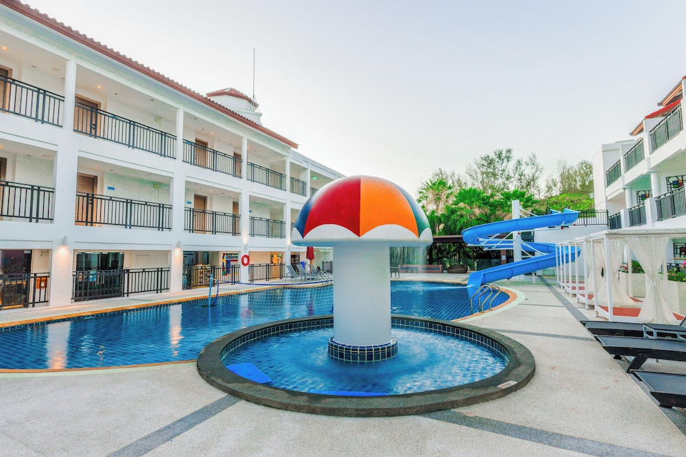 Holiday Inn Resort Phuket Karon Beach by IHG — Swimming pool in Karon, Phuket Province