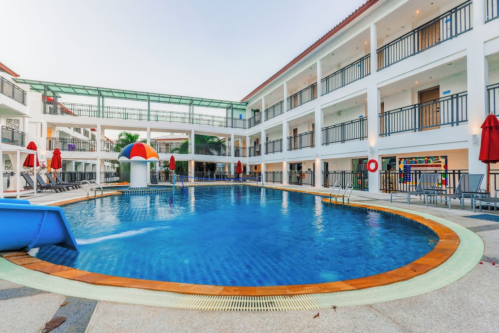 Holiday Inn Resort Phuket Karon Beach by IHG — Swimming pool in Karon, Phuket Province