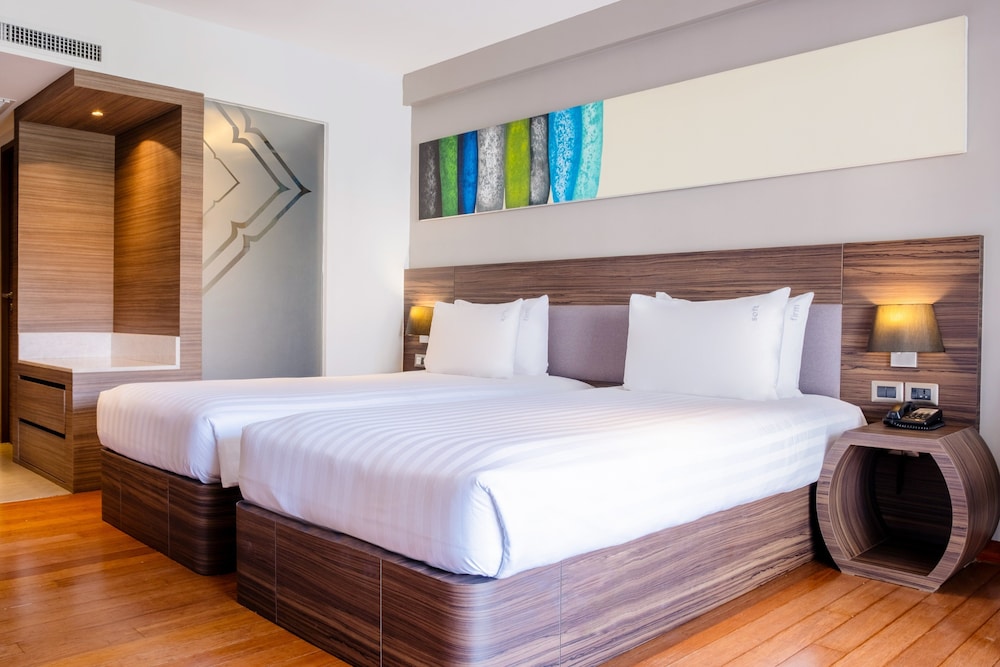 Holiday Inn Resort Phuket Karon Beach by IHG — Hotel rooms in Karon, Phuket Province