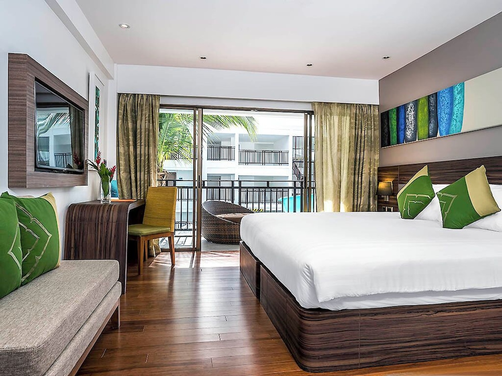 Holiday Inn Resort Phuket Karon Beach by IHG — Hotel rooms in Karon, Phuket Province