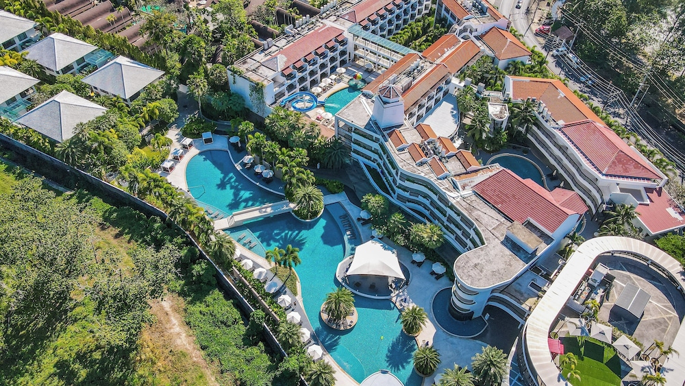 Holiday Inn Resort Phuket Karon Beach by IHG — Swimming pool in Karon, Phuket Province