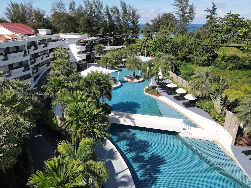 Holiday Inn Resort Phuket Karon Beach by IHG — Swimming pool in Karon, Phuket Province