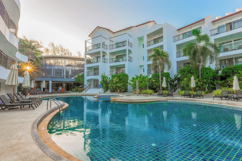 Holiday Inn Resort Phuket Karon Beach by IHG — Swimming pool in Karon, Phuket Province