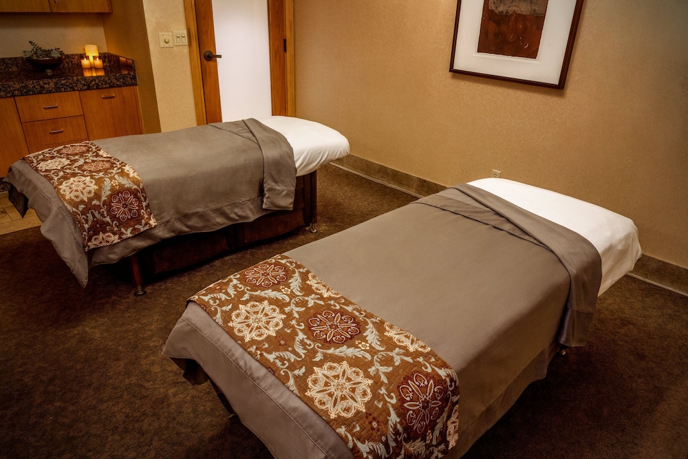 The SKYLOFTS at MGM Grand — Hotel rooms in Las Vegas, Nevada