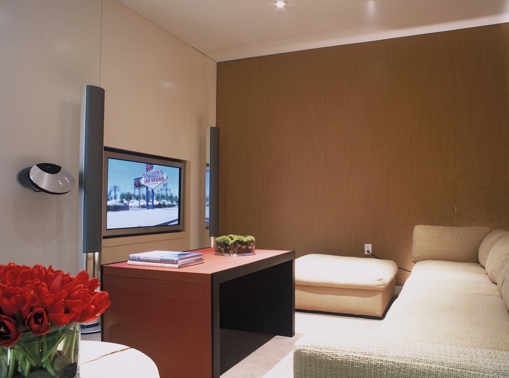The SKYLOFTS at MGM Grand — Hotel rooms in Las Vegas, Nevada