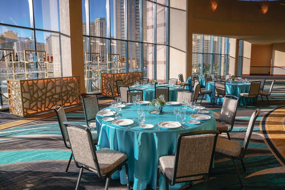 The SKYLOFTS at MGM Grand — Restaurant & bars in Las Vegas, Nevada
