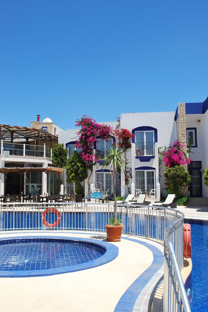 Serpina Hotel - Adults Only — Hotel building in Bodrum, Mugla