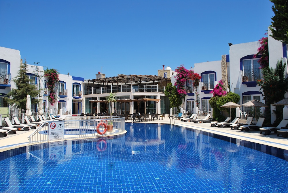 Serpina Hotel - Adults Only — Swimming pool in Bodrum, Mugla