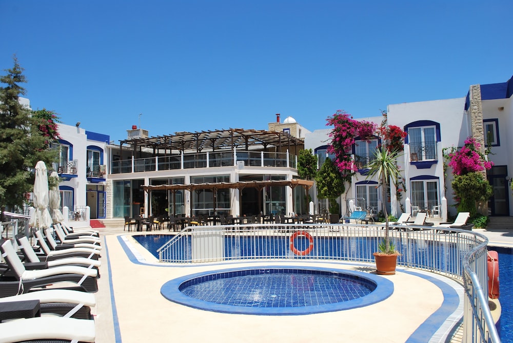 Serpina Hotel - Adults Only — Swimming pool in Bodrum, Mugla