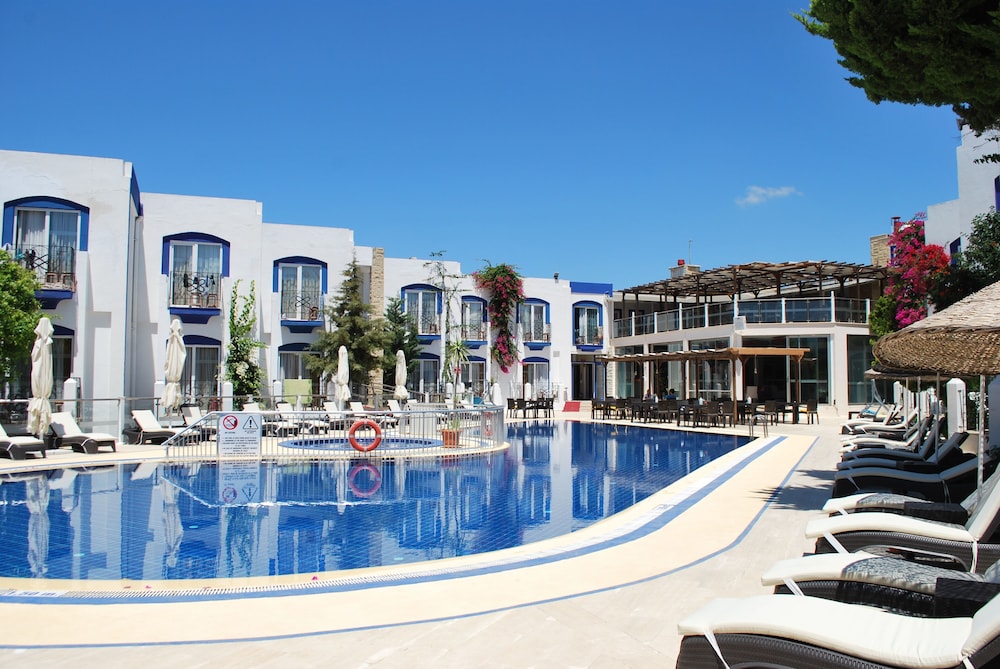 Serpina Hotel - Adults Only — Swimming pool in Bodrum, Mugla