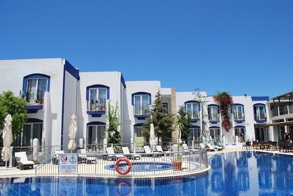 Serpina Hotel - Adults Only — Swimming pool in Bodrum, Mugla