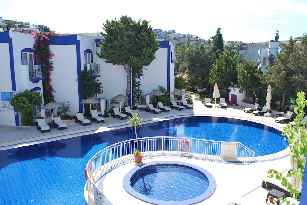 Serpina Hotel - Adults Only — Swimming pool in Bodrum, Mugla