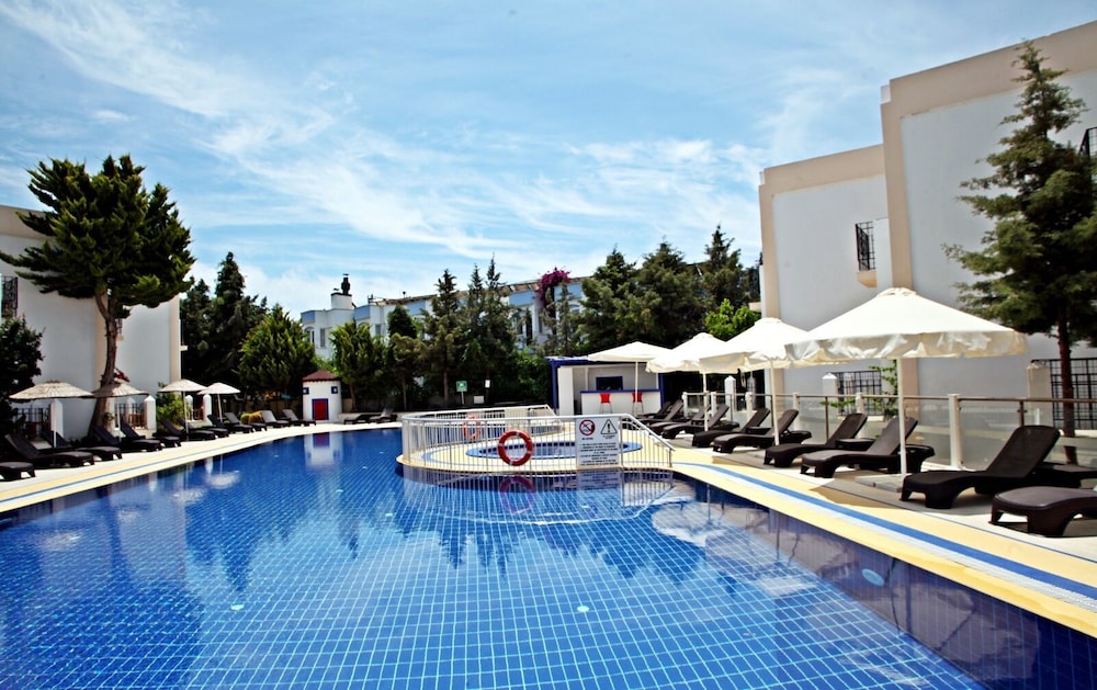 Serpina Hotel - Adults Only — Swimming pool in Bodrum, Mugla