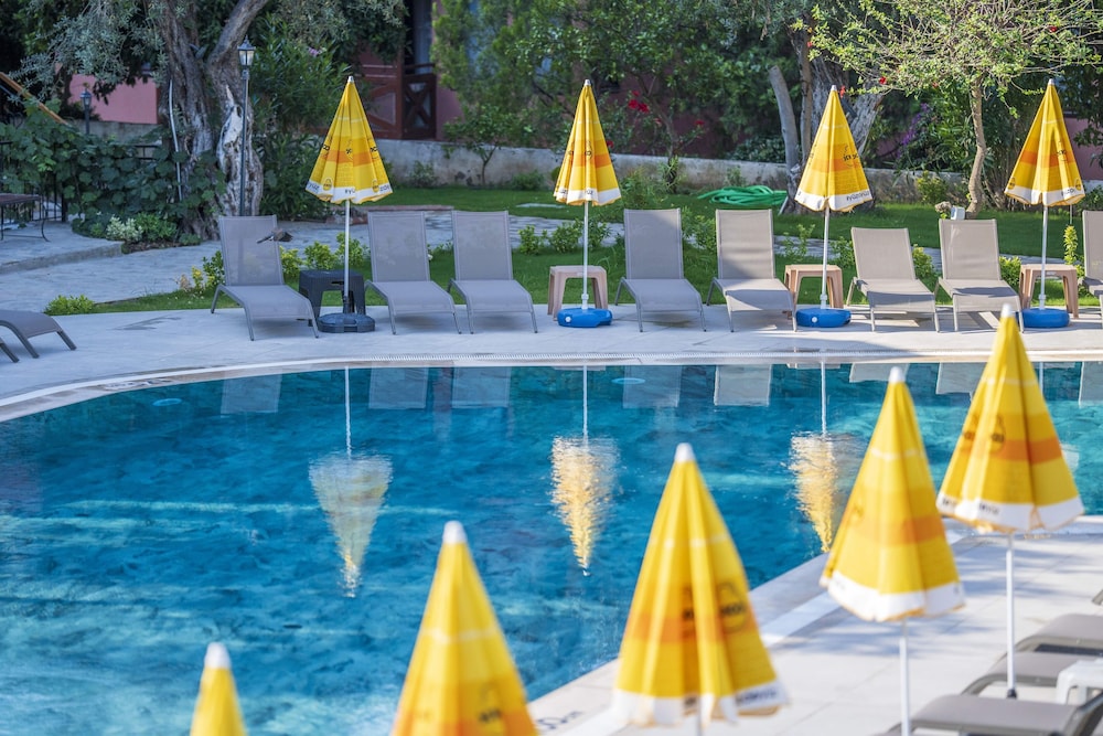 Katre Hotel Oludeniz — Swimming pool in Fethiye, Mugla